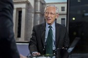 梦解大全宏观经济学教授兼实践者Stanley Fisher逝世 曾培养全球多位经济决策者