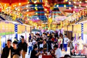 梦解大全宁夏银川：非遗焰火迎端午 市民“粽”享夏日时光