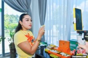 梦解大全泰国主播品三亚榴莲：“尝到了家乡味”